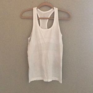 Lululemon yoga top size 8